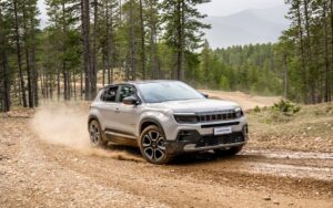 JEEP Avenger E-Hybrid_gallery 01_01
